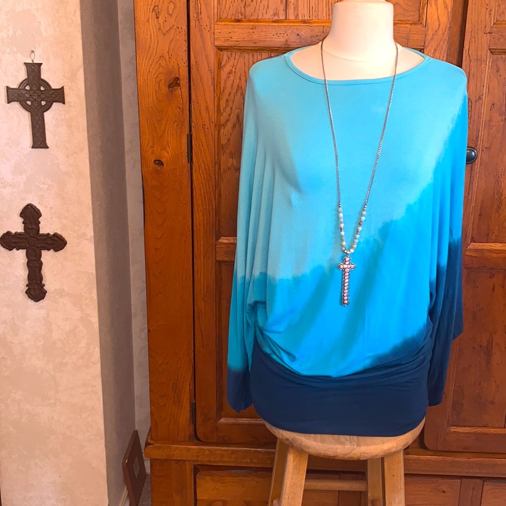 🎉HP🎉🆕Dip Dye Top Dolman Sleeves NWT Sz XS